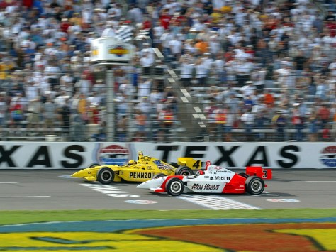 Ya en su primer año en IRL/IndyCar, Castroneves logró dos triunfos (uno en Indy), pero fue subcampeón por primera vez, siendo derrotado por Sam Hornish Jr. (FOTO: Archivo)