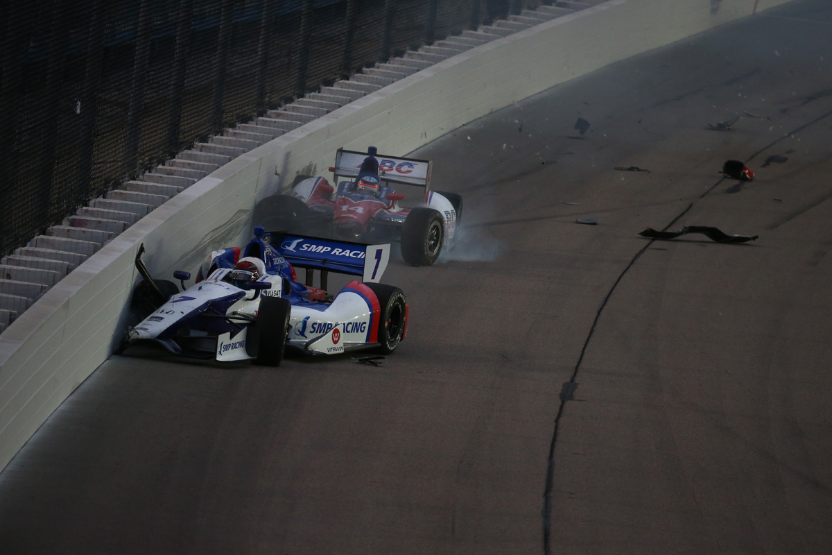 Aleshin y Sato (FOTO: Chris Jones/INDYCAR)