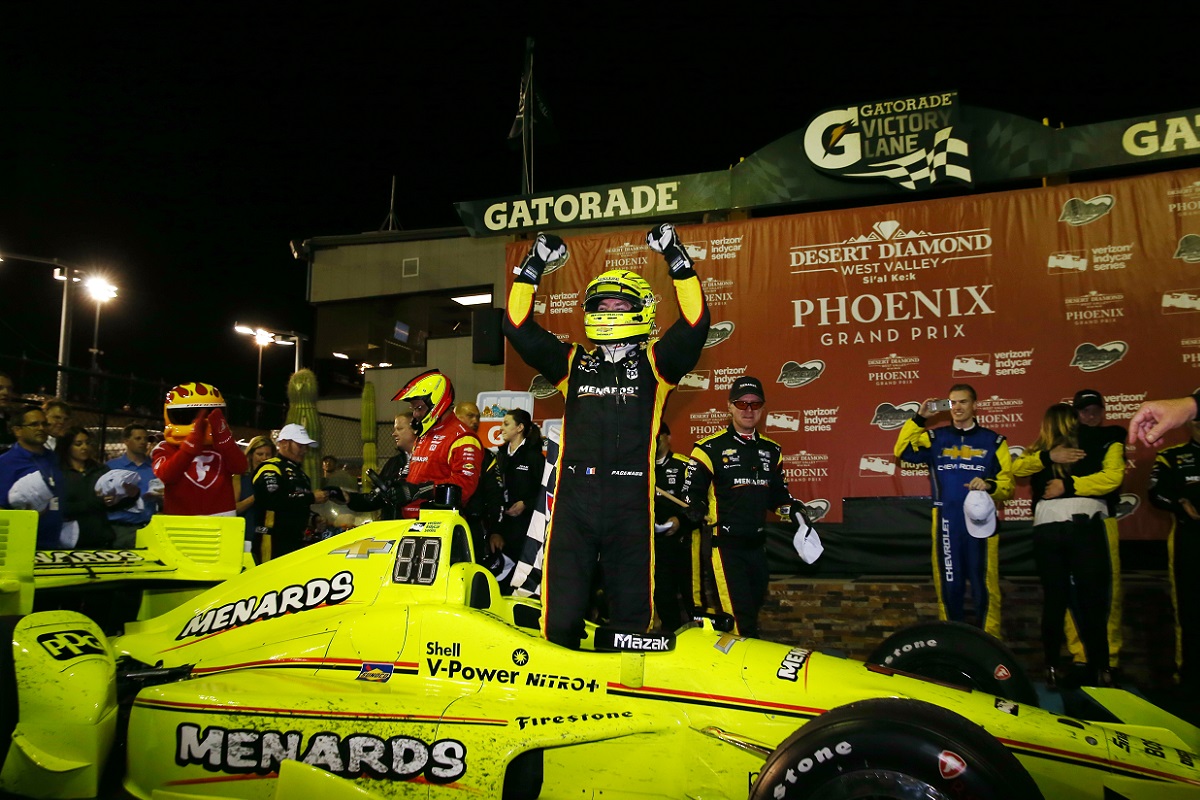 Abril 29: En su sexto año de tiempo completo, Simon Pagenaud logra su primera victoria en óvalo, al dominar Phoenix (FOTO: Chris Jones/IMS Photo)
