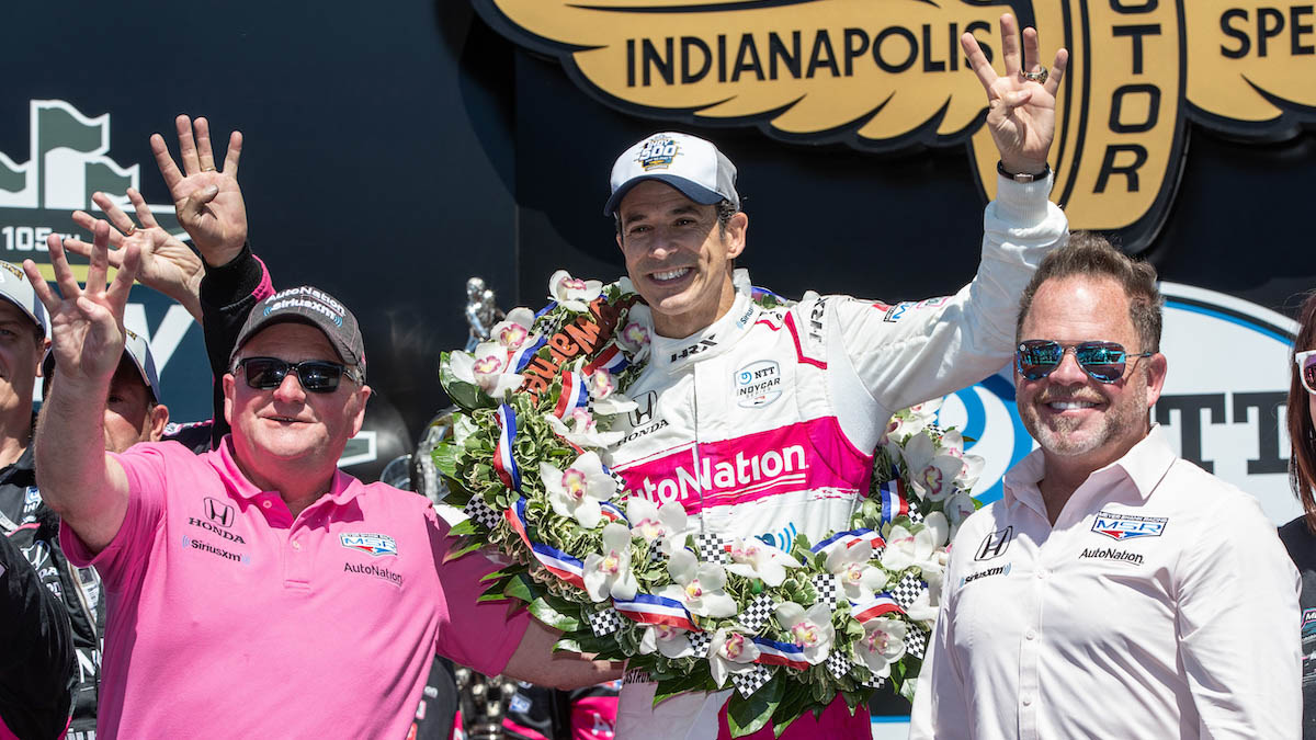 Helio Castroneves con Jim Meyer y Michael Shank (FOTO: Meyer Shank Racing)