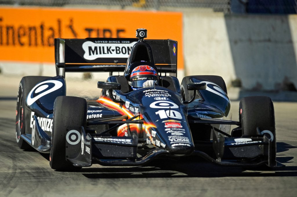 Kanaan finalizó en séptimo puesto general en 2014 con seis podios, ayudando a Chevy a lograr el título de marcas. En Detroit, lució el negro de Energizer (FOTO: F. Peirce Williams/Chevrolet Motorsports)
