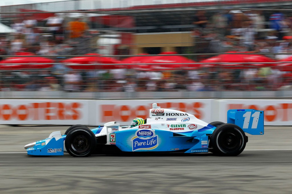 Para las citas en Toronto en 2009 y 2010, Nestle y su marca Pure Life transformaron el verde en un azul cielo (FOTO: Phillip Abbott/Honda)