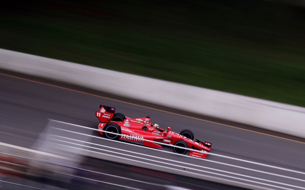 De las veces que cambió radicalmente el color de su auto fue en las carreras de Brasil de 2011 a 2013, cuando Itaipava fue el auspiciante principal del No. 11 (FOTO: Archivo)