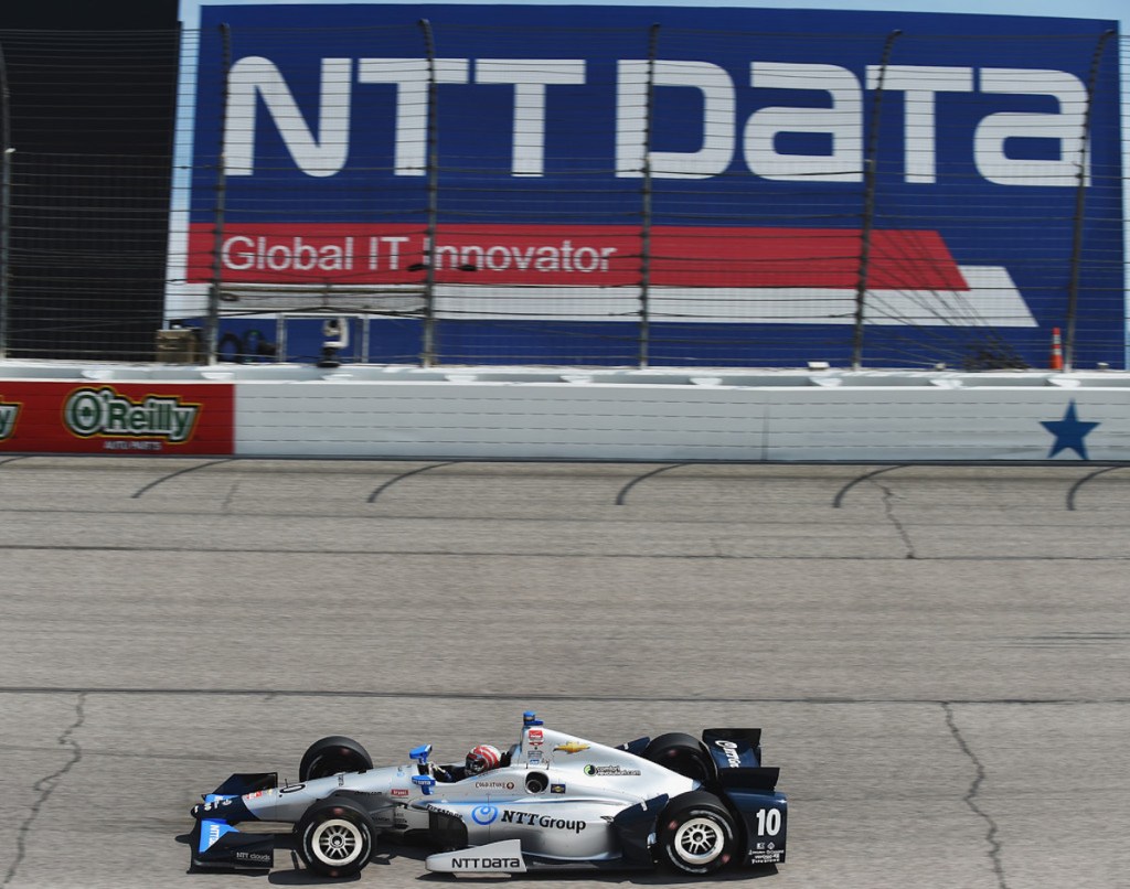 2015: Kanaan fue octavo en la general con tres podios; en Texas, sede de NTT Data Americas, también hubo un diseño de auto especial (FOTO: Archivo)