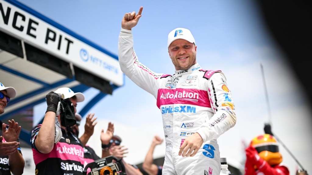 Felix Rosenqvist logra la pole en Long Beach (FOTO: Penske Entertainment)