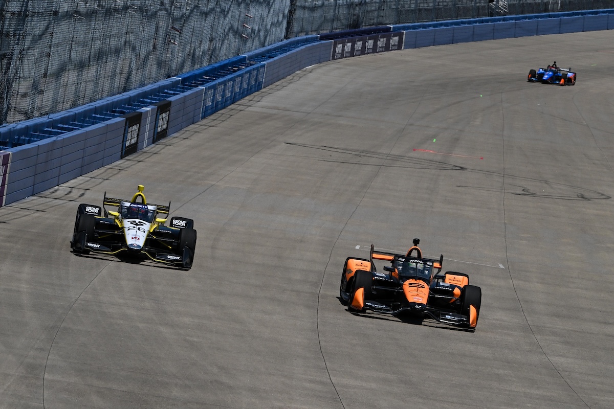 Colton Herta y Pato O'Ward en test de Firestone en Nashville Superspeedway (FOTO: James Black/Penske Entertainment)