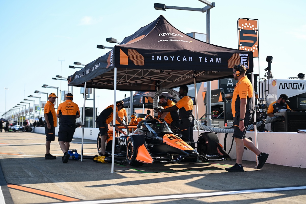 Pato O'Ward en test de Firestone en Nashville Superspeedway (FOTO: James Black/Penske Entertainment)