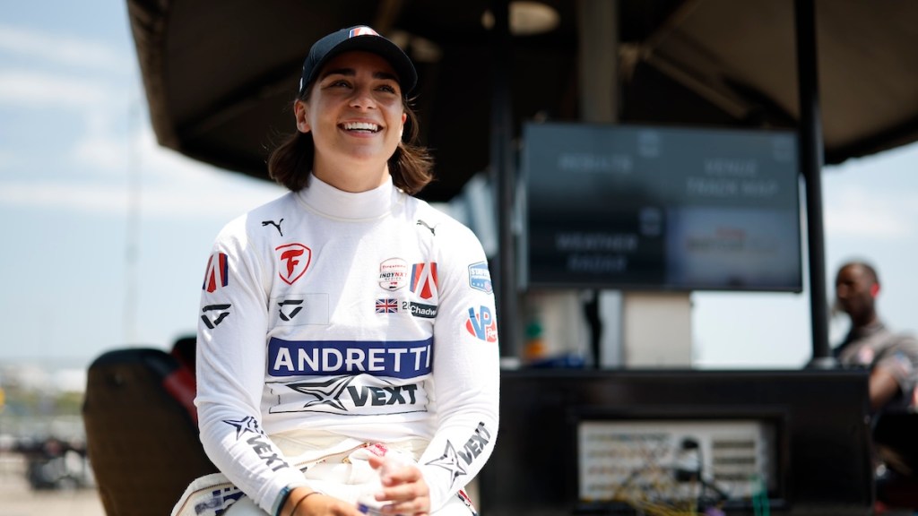Jamie Chadwick probará un auto de IndyCar (FOTO: Joe Skibinski/Penske Entertainment)