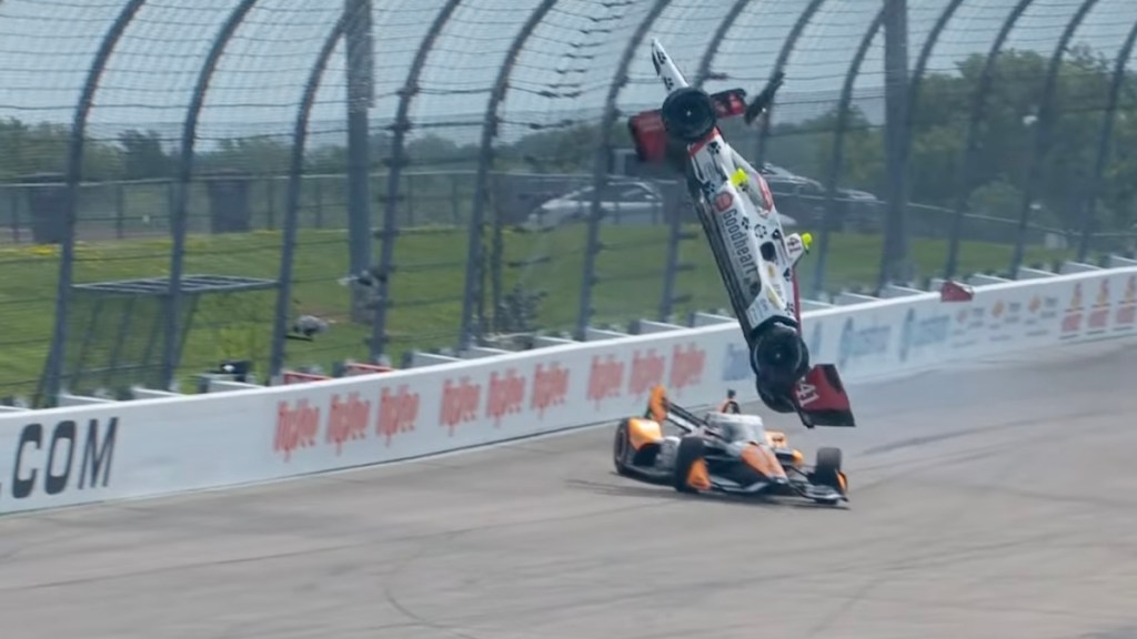 Sting Ray Robb, dado de alta tras espectacular accidente en Iowa (FOTO: Penske Entertainment)