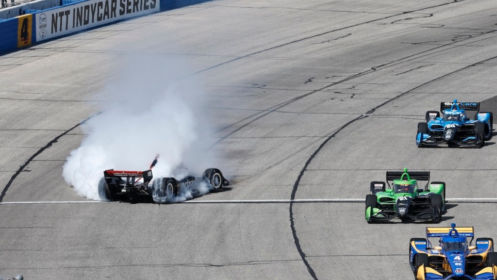 Power evitó la pared de milagro (FOTO: Penske Entertainment)