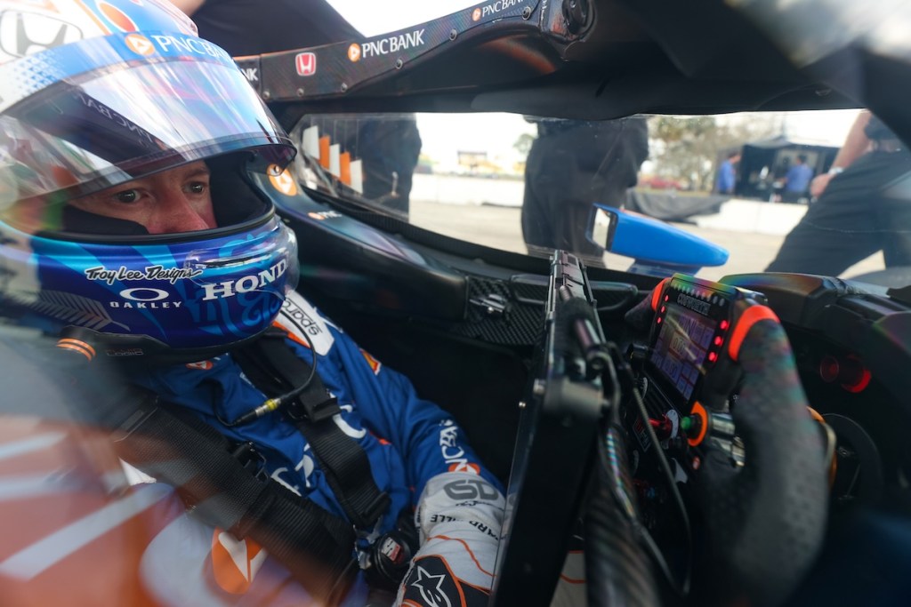 Volante de IndyCar (FOTO: Joe Skibinski/Penske Entertainment)