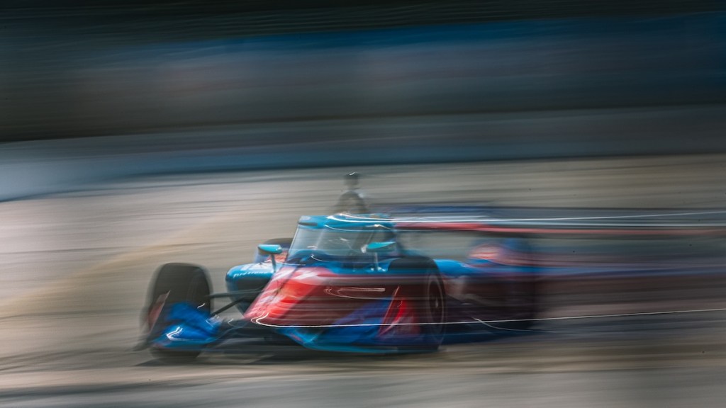 Juncos Hollinger y la odisea para reconstruir el auto de Robb tras incendio de tráiler (FOTO: Joe Skibinski/IMS Photo)